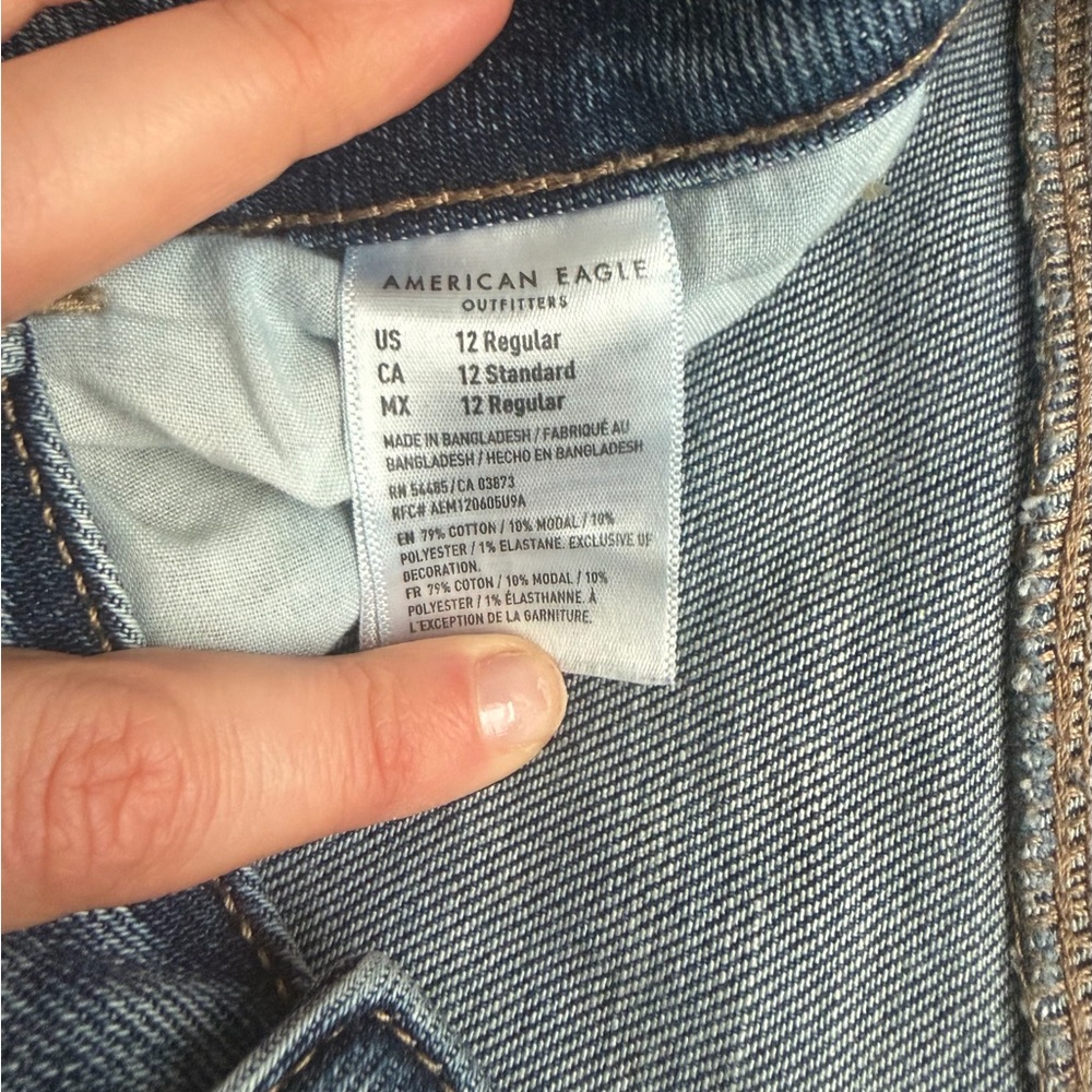American Eagle Outfitters Ripped Boyfriend Jeans - Picture 3 of 4